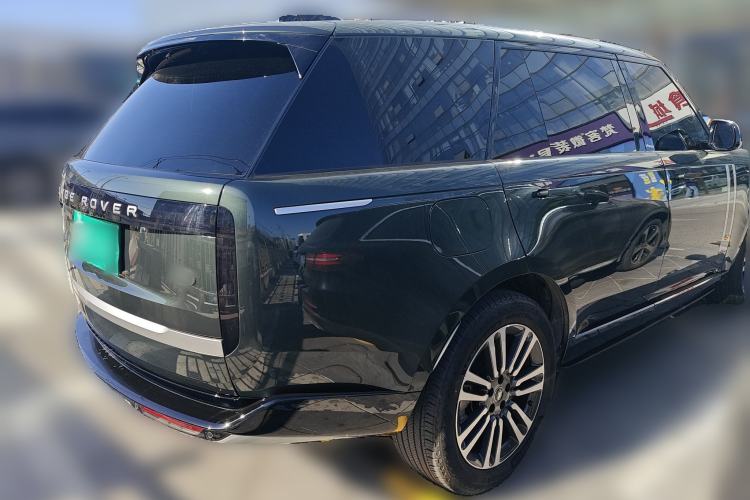 Used Land Rover Range Rover 2023 3.0 L6 400 PS Extended Long-Wheelbase Version