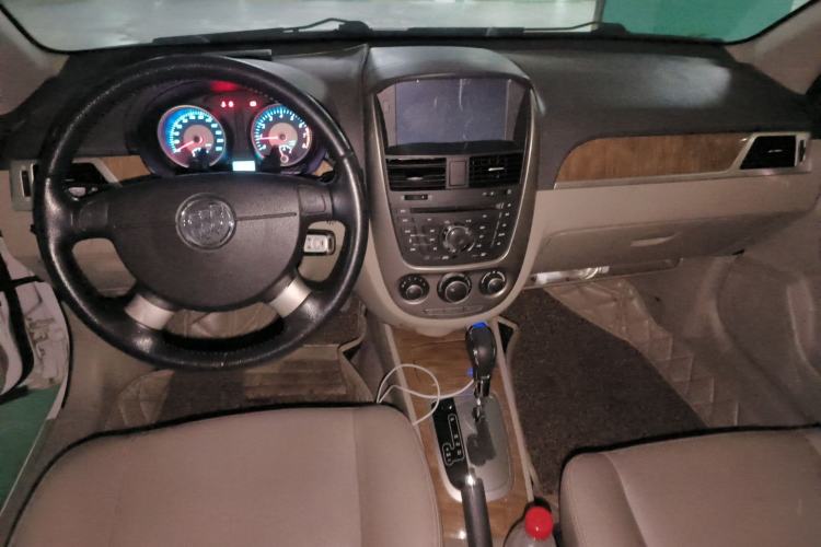 Used Buick Excelle 2015 1.5L Automatic Luxury Edition Center Console