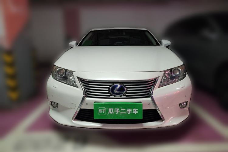 Used Lexus ES 2013 300h Elite Edition