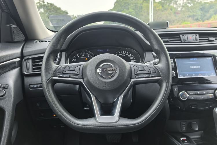 Used Nissan X-Trail 2017 2.5L CVT Leading Edition 4WD
