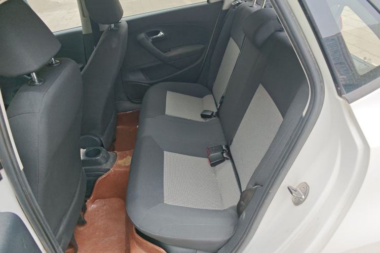 Used Volkswagen Polo 2016 1.4L Manual Fashion Model