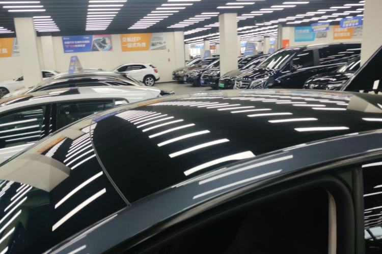 Used Tesla Model Y 2023 Long-Range All-Wheel-Drive Version Roof