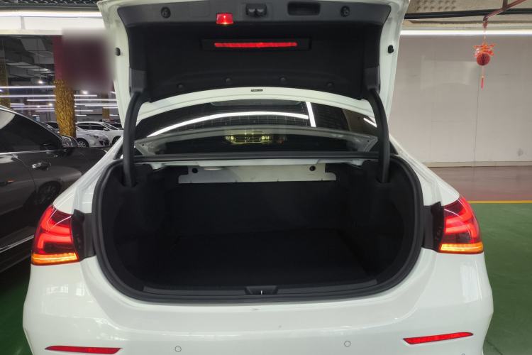 Used Mercedes-Benz A-Class 2020 Restyled A 200 L Sport Sedan Fashion Version
