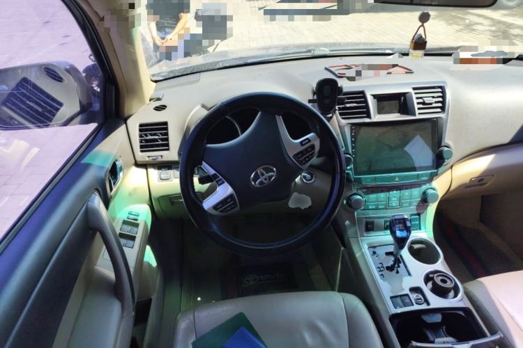 Used Toyota Highlander 2012 2.7L Two-Wheel Drive 7-Seater Luxury Edition Steering Wheel