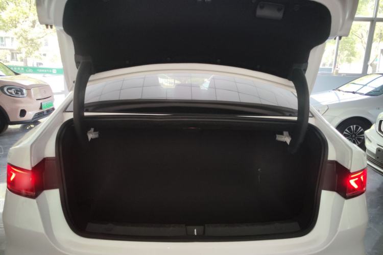 Used BYD Qin PLUS 2024 HONOR Edition DM-i 55KM Leading Model Trunk