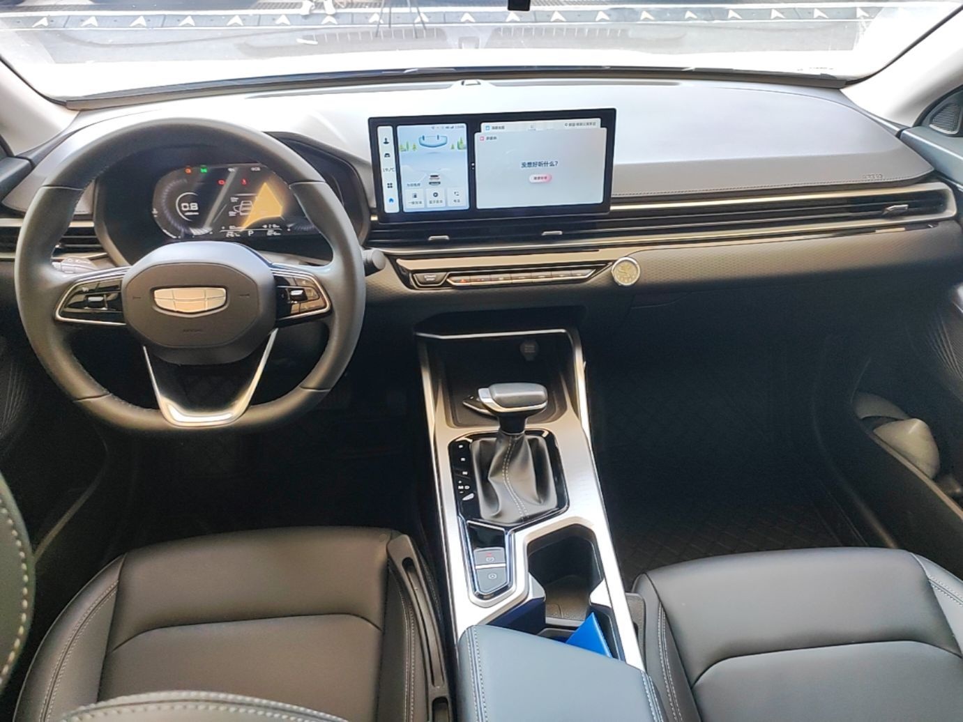 Geely Auto Emgrand 2025 4th Generation 1.5L CVT Luxury Version — снимка 12