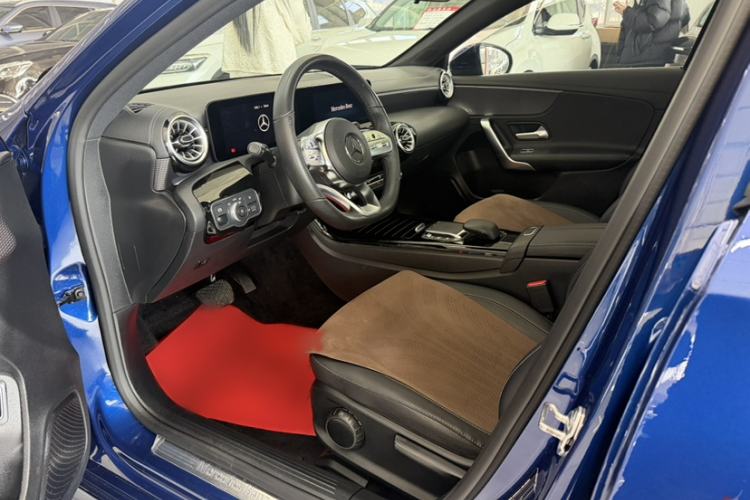 Used Mercedes-Benz A-Class 2022 Second Facelift A 200 L Sport Sedan Fashion Version