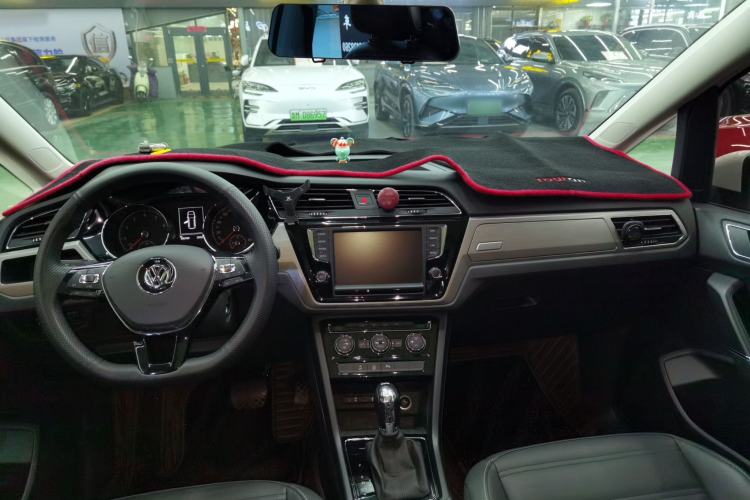 Used Volkswagen Touran 2018 Volkswagen Touran L 280TSI DSG Comfort Edition 7 Seats China V Emission Standard