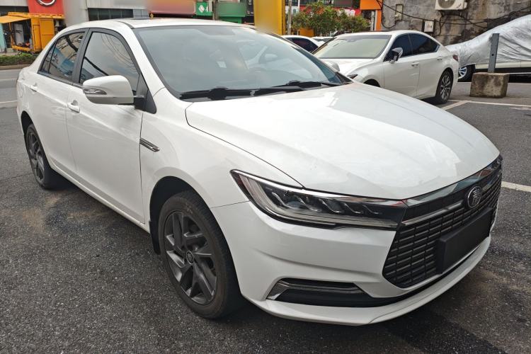 Used BYD Qin New Energy 2019 High-Range Luxury Model Front Right 45 Deg