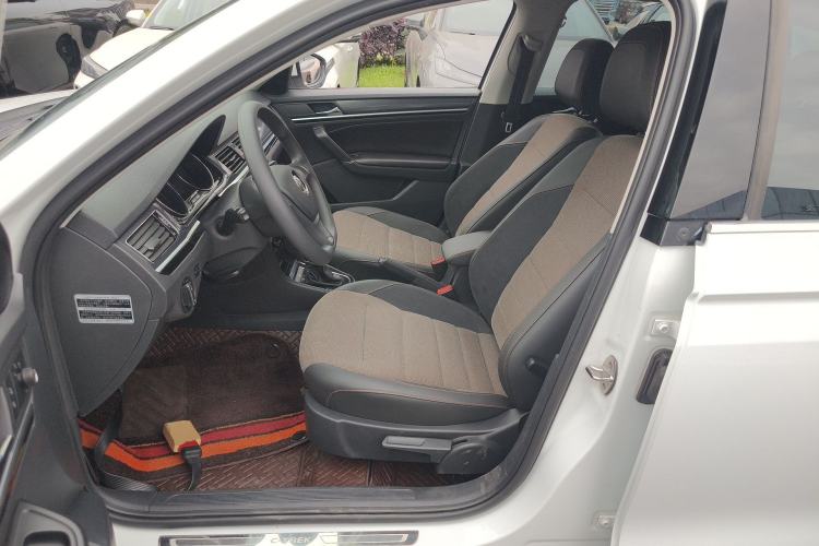 Used Volkswagen C-TREK 2017 230TSI DSG Comfort Version
