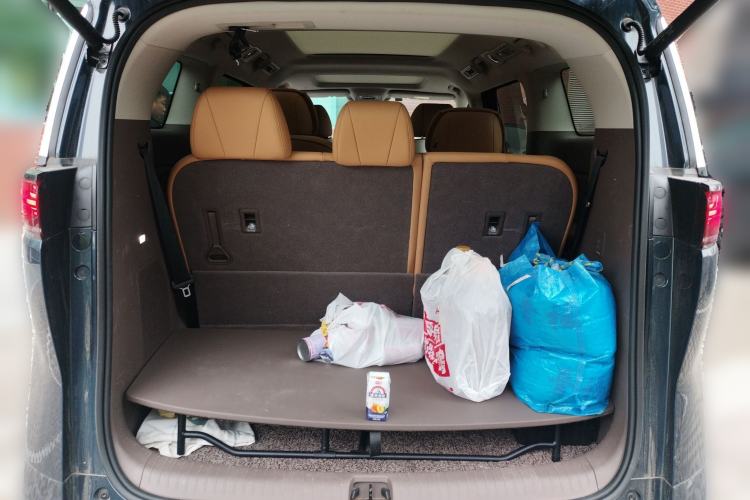 Used Denza D9 2022 DM-i 1040 Prestige Model
