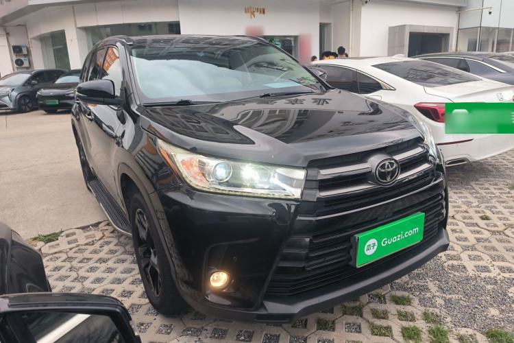 Used Toyota Highlander 2018 2.0T Four-Wheel Drive Luxury Version 7 Seats China VI Standard Front Right 45 Deg