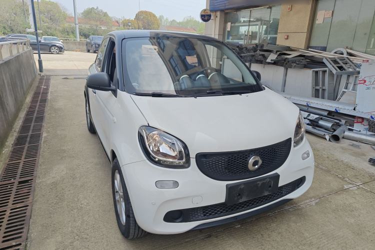 Used smart forfour 2016 1.0L 52 kW Dynamic Edition Exterior 1