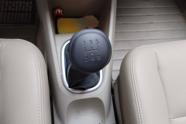 Used Venucia R50 2013 1.6L Manual Luxury Edition
