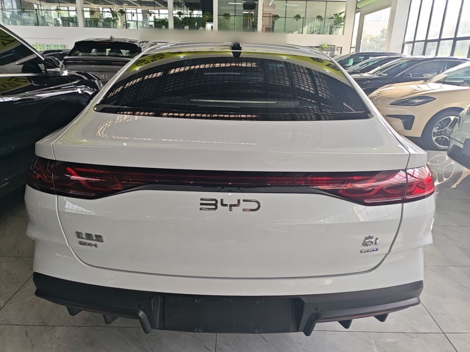 BYD Qin L 2025 DM-i Smart Drive 80KM Leading Model — снимка 5