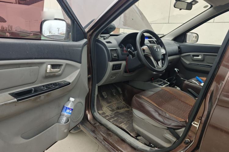 Used BAIC Weiwang M20 2017 1.5L M20S Basic Version DAM15DL Driver Seat