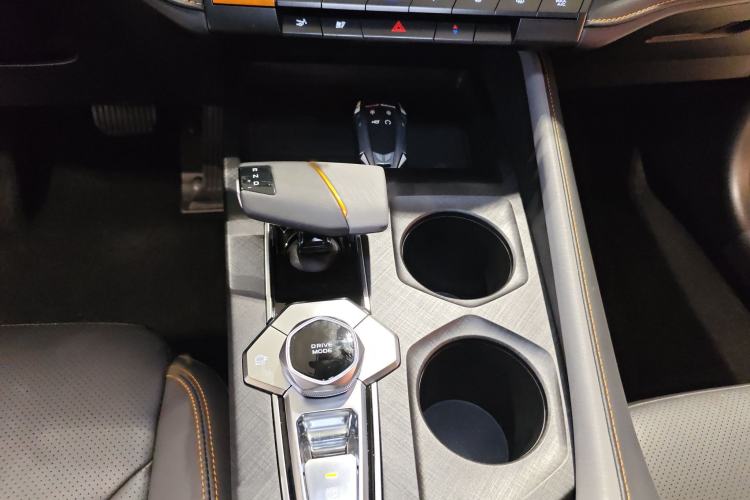 Used CHANGAN UNI-V 2022 1.5T Prestige Version Gear Lever