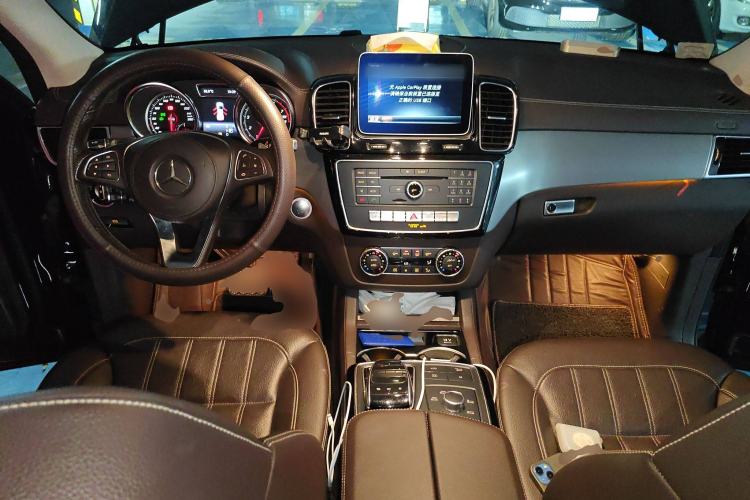 Used Mercedes-Benz GLS 2018 Facelift GLS 320 4MATIC Center Console