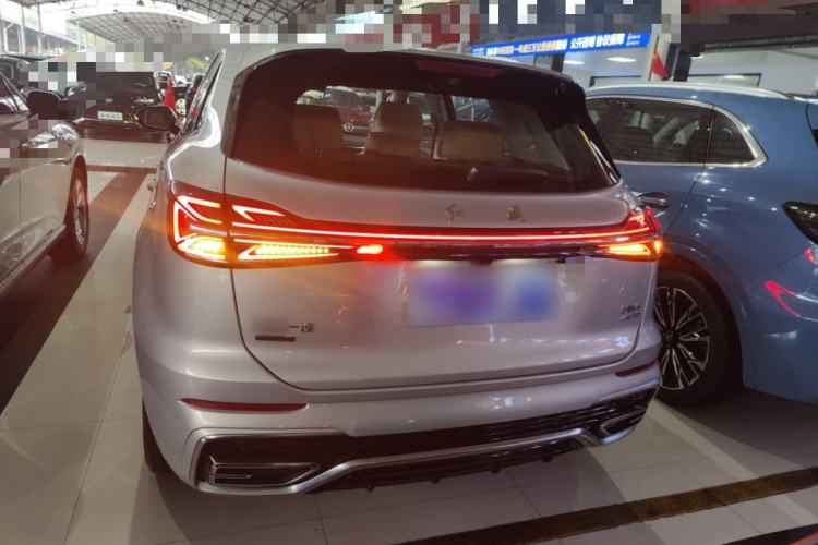 Used Hongqi HS5 2023 2.0T Four-Wheel Drive Flagship Pro Edition
