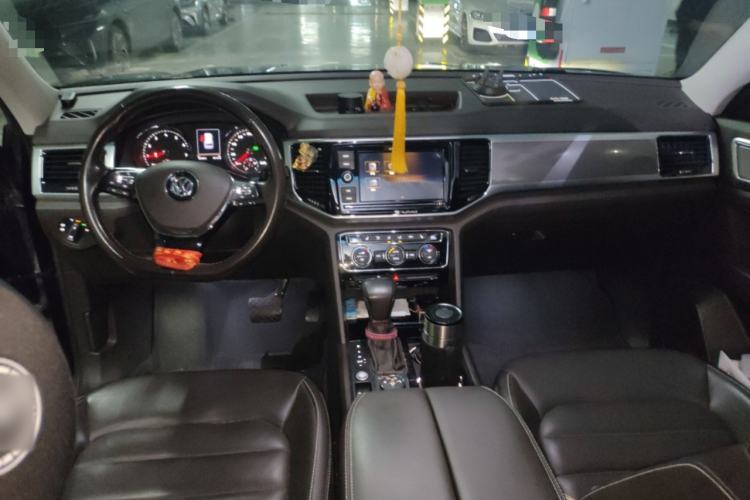 Used Volkswagen Teramont 2019 380TSI Four-Wheel Drive Luxury Version China VI Standard Center Console