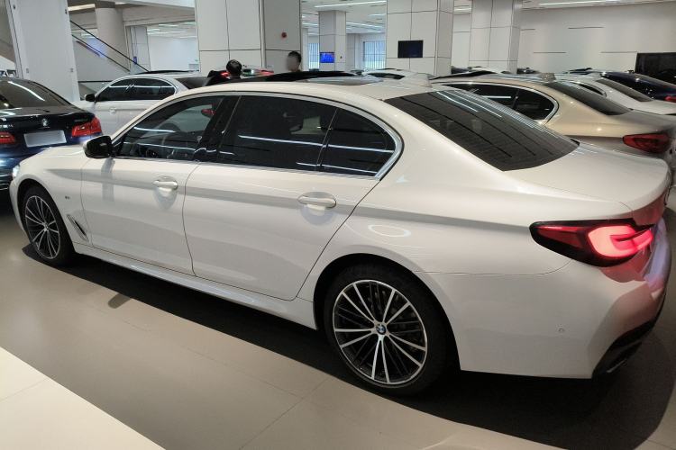 Used BMW 5 Series 2022 Restyled 530Li Leading Edition M Sport Package
