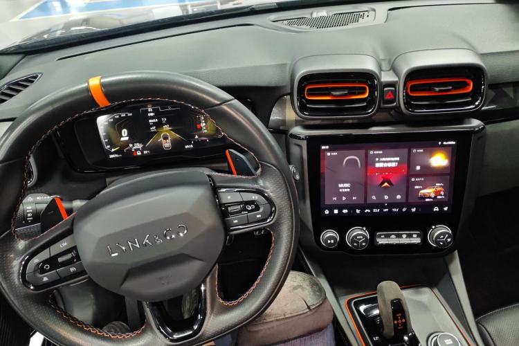 Used Lynk & Co 02 Hatchback 2021 2.0TD Halo Center Console