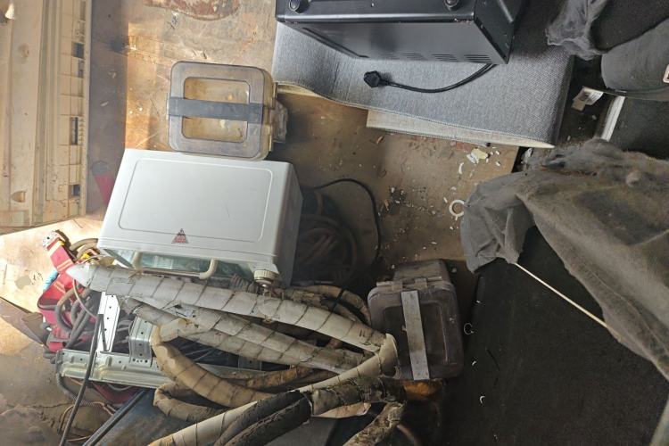 Used CHANGAN KAICHENG Ruixing EM60 2025 Passenger Version Comfort Edition 6 Seats 300 km Range Side-Hinged Doors Left Rear Seat