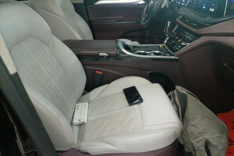 Used Buick GL8 2022 Avenir Aivia Six-Seat Deluxe Edition Right Front Seat