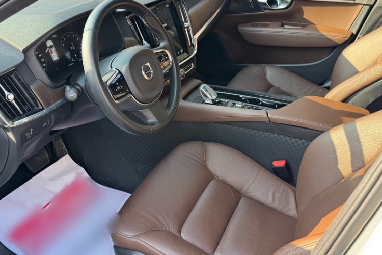 Used Volvo V90 2021 Cross Country B5 AWD Smart Range Edition