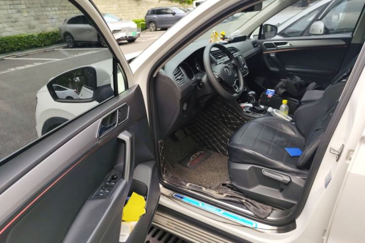 Used Volkswagen Tiguan L 2017 330TSI Automatic Two-Wheel Drive Luxury Edition Driver Seat