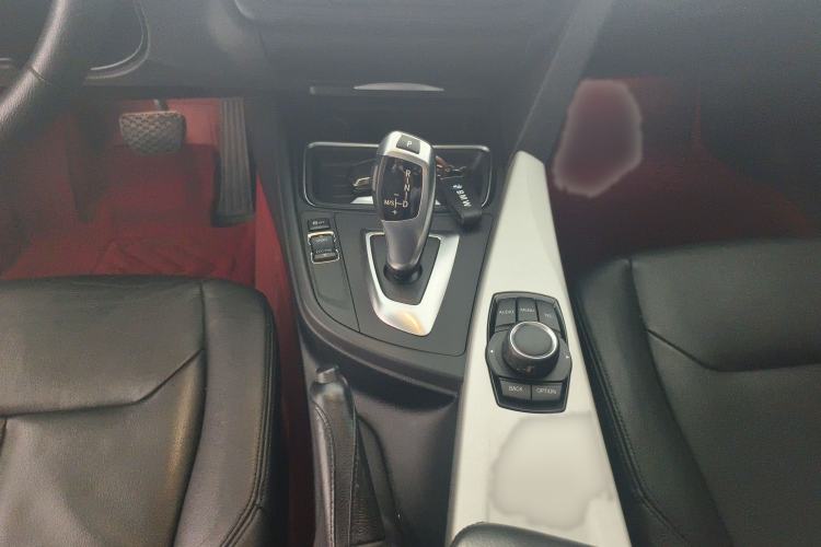 Used BMW 3 Series GT 2014 320i Leading Model
