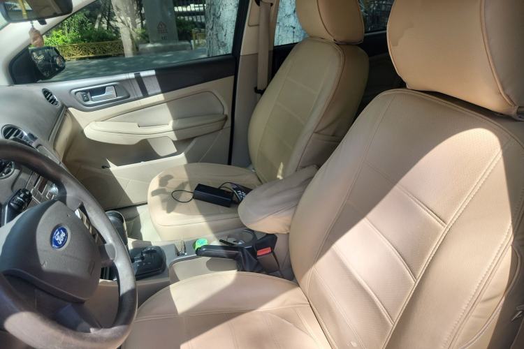 Used Ford Focus 2009 Sedan 1.8L Automatic Fashion Edition Left Front Seat