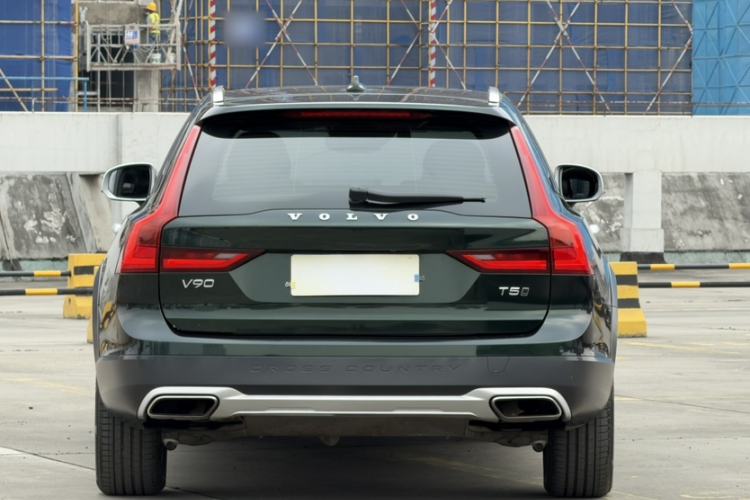 Used Volvo V90 2017 Cross Country T5 AWD Prestige Edition
