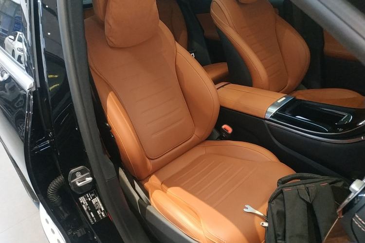 Used Mercedes-Benz GLC 2025 GLC 300 L 4MATIC Dynamic Model 5 Seats
