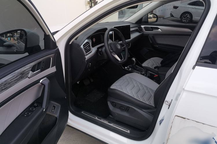 Used Volkswagen Tayron 2023 Revised Version 380TSI All-Wheel Drive R-Line High-Energy Edition
