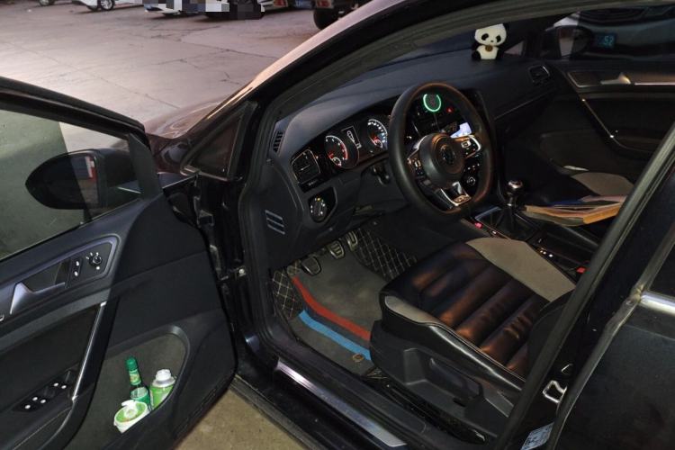 Used Volkswagen Golf 2015 1.4TSI Manual R-Line