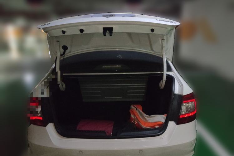 Used Skoda Rapid 2016 1.6L Manual Front-Wheel-Drive Version