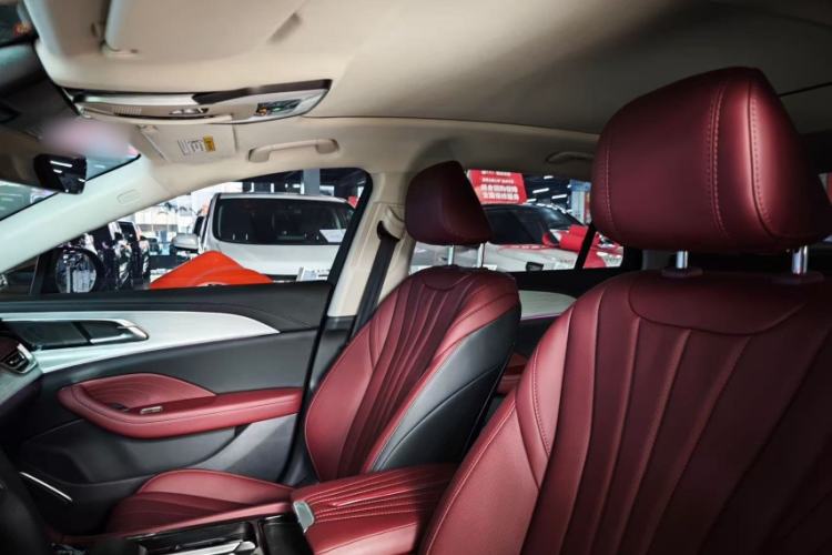 Used Hongqi H5 2025 2.0T Automatic Flag Edition – 500 000 Units Commemorative Version Interior 6