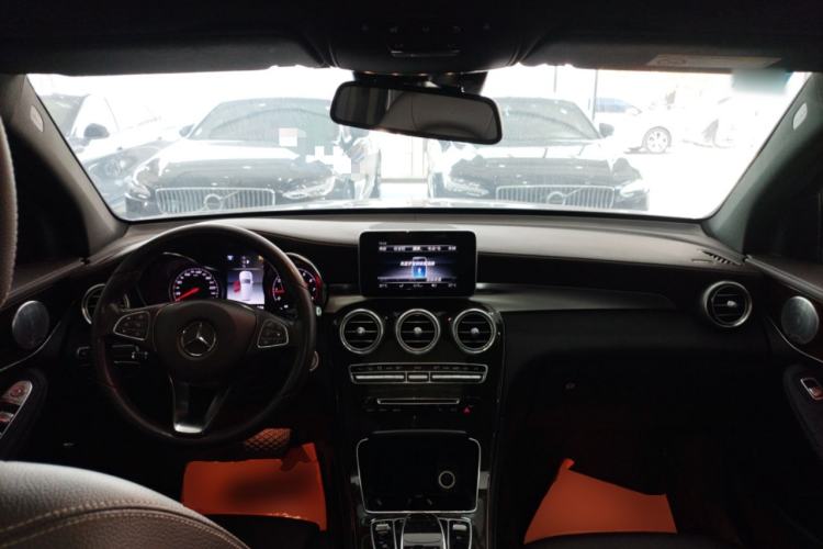 Used Mercedes-Benz GLC 2018 GLC 260 4MATIC Luxury Model
