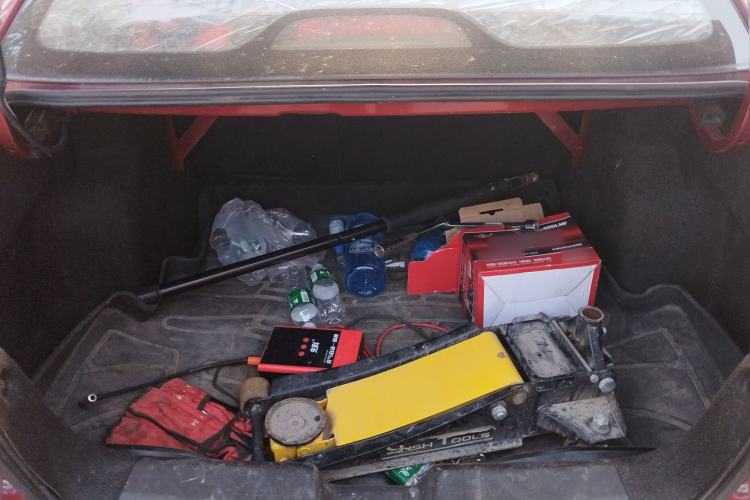 Used Baojun 630 2013 1.5L automatic comfort version Trunk