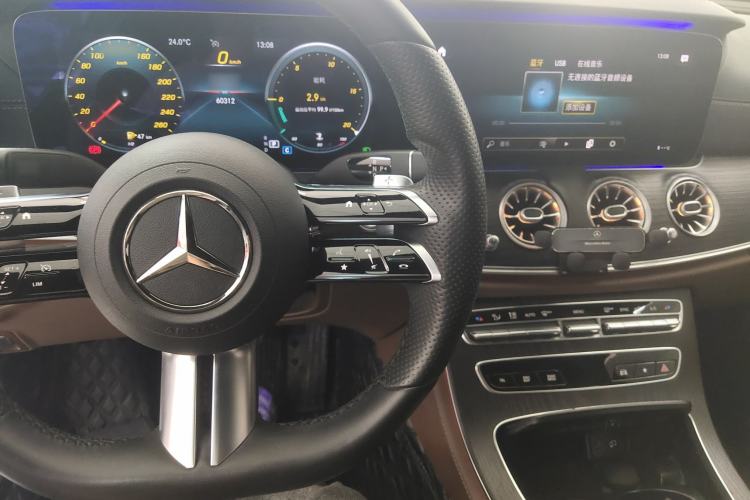 Used Mercedes-Benz E-Class 2021 Restyled E 300 L Sport Luxury Edition Center Console