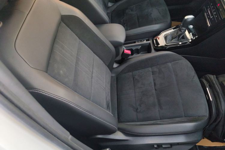 Used Volkswagen T-ROC 2020 280TSI DSG Two-Wheel-Drive Luxury Version
