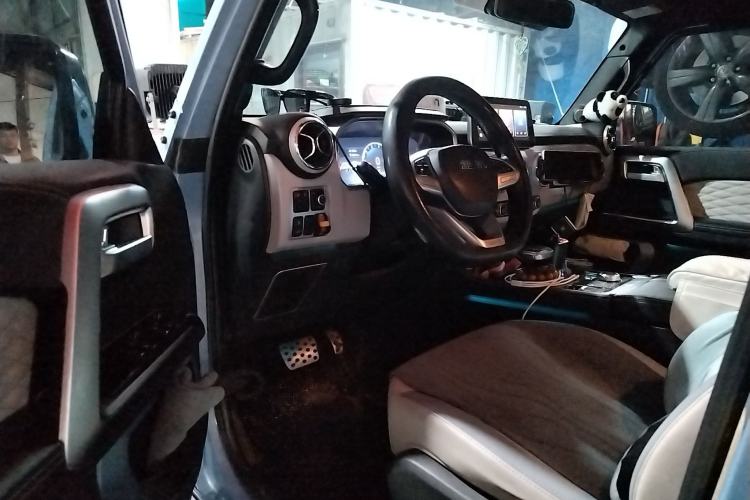 Used BAIC Off-Road BJ40 2023 2.0T Automatic Four-Wheel Drive Urban Hunter Edition Chivalrous Type Driver Seat
