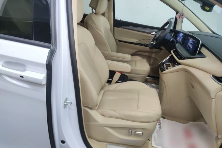 Used Buick GL8 New Energy 2025 Lu Shang Luxury Edition 7-Seater Right Front Seat