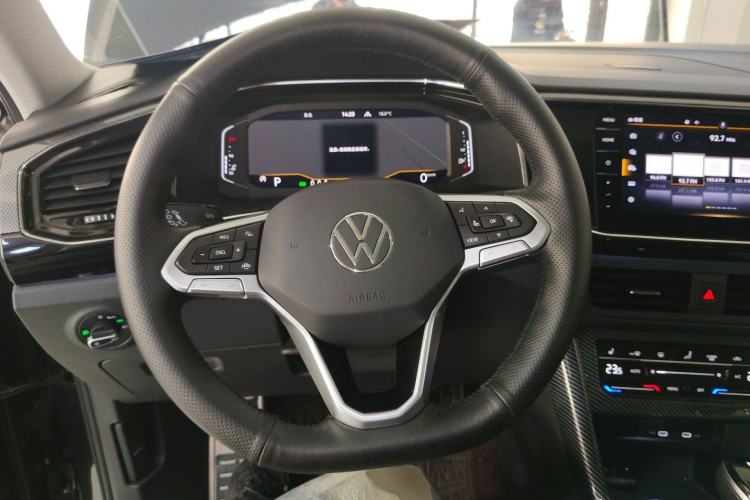 Used Volkswagen Tayron X 2020 330TSI Two-Wheel Drive Luxury Smart Connectivity Version Steering Wheel