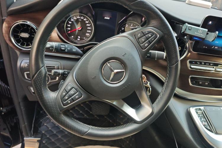 Used Mercedes-Benz V-Class 2021 V 260 Avantgarde Edition