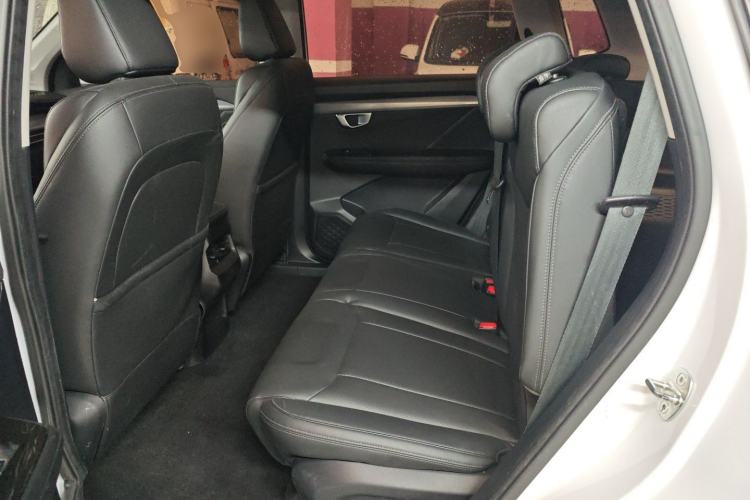 Used Wuling Asta 2022 2.0L DHT Electric Power Version Left Rear Seat