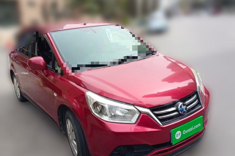 Used Venucia R50 2015 1.6L Automatic Fashion Edition Front Right 45 Deg