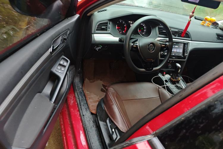 Used Volkswagen Lamando 2015 230TSI DSG Fashion Edition Driver Seat