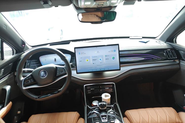 Used BYD Tang New Energy 2022 DM-p 215KM Four-Wheel Drive Flagship Model Center Console